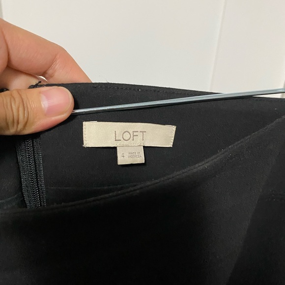 Loft Black Pencil Skirt - Size 4 - Picture 5 of 5